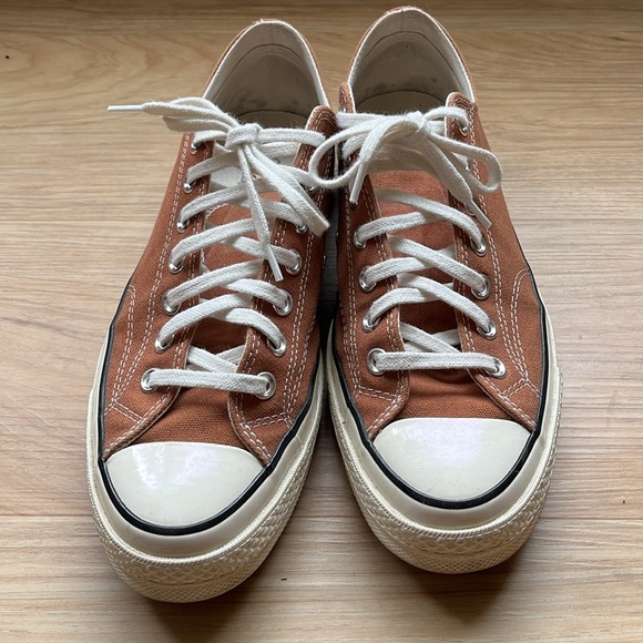 Converse Chuck 70 Low Top in burnt orange color, men’s size 9, women’s size 11 - Picture 3 of 4